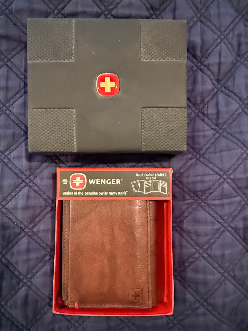 Wenger Brown Leather Trifold Card & Key Holder